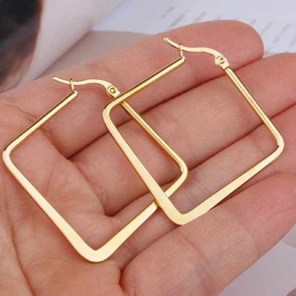 18K gold square hoop earrings - Picture 3 of 6